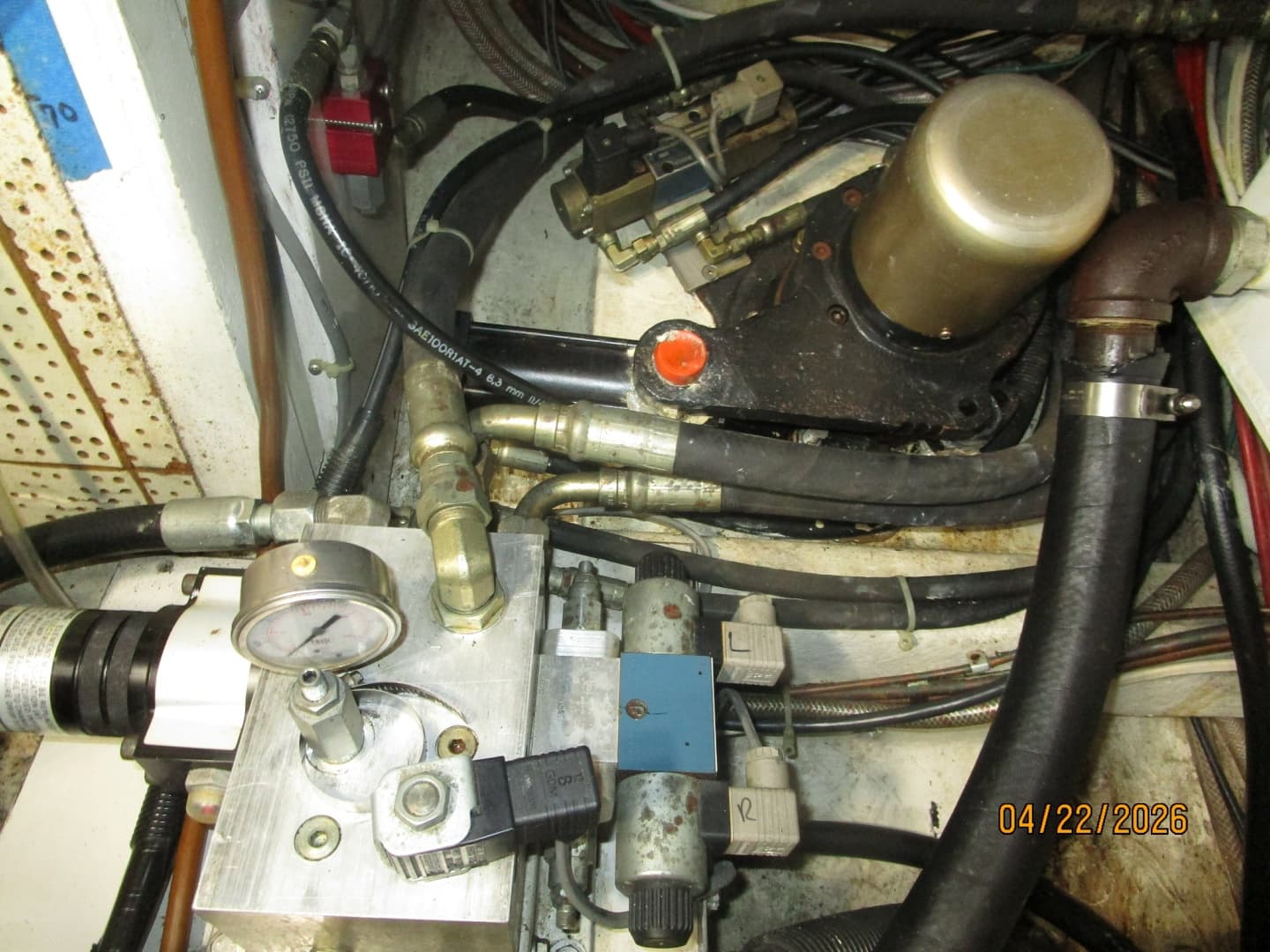 49' DeFever starboard stabilizer head