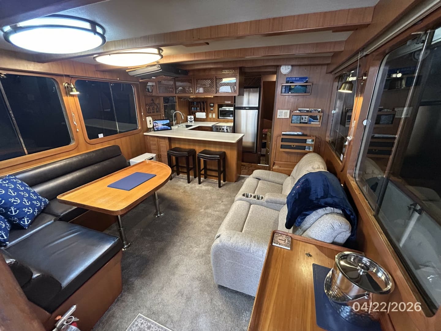 49' DeFever salon forward