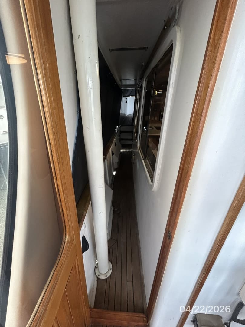 49' DeFever port side deck2