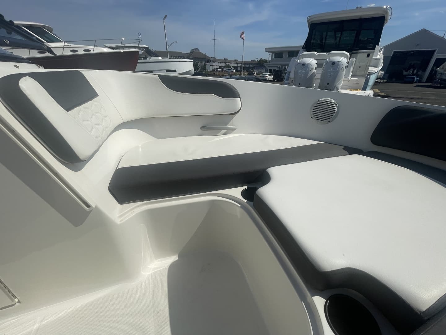 2019 Bayliner VR6 Bowrider I/O