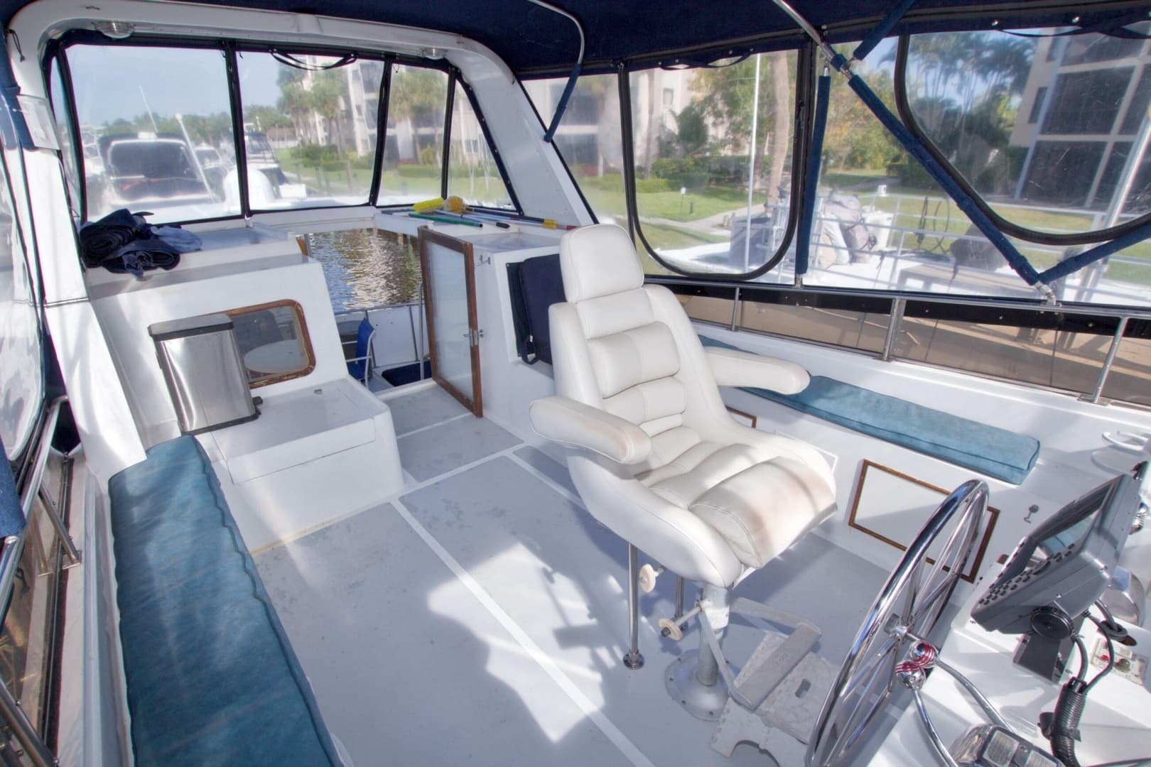 1984 Present Yachts 42 Sundeck