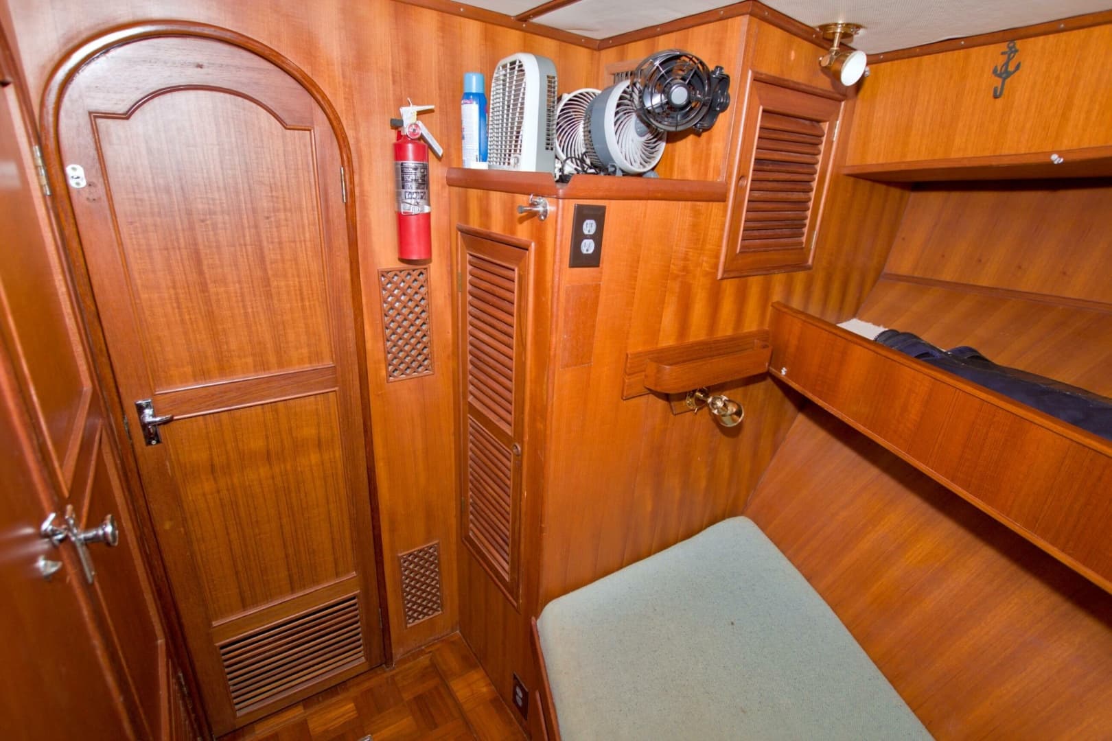 1984 Present Yachts 42 Sundeck