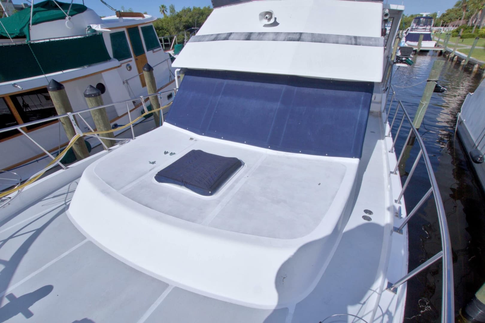 1984 Present Yachts 42 Sundeck