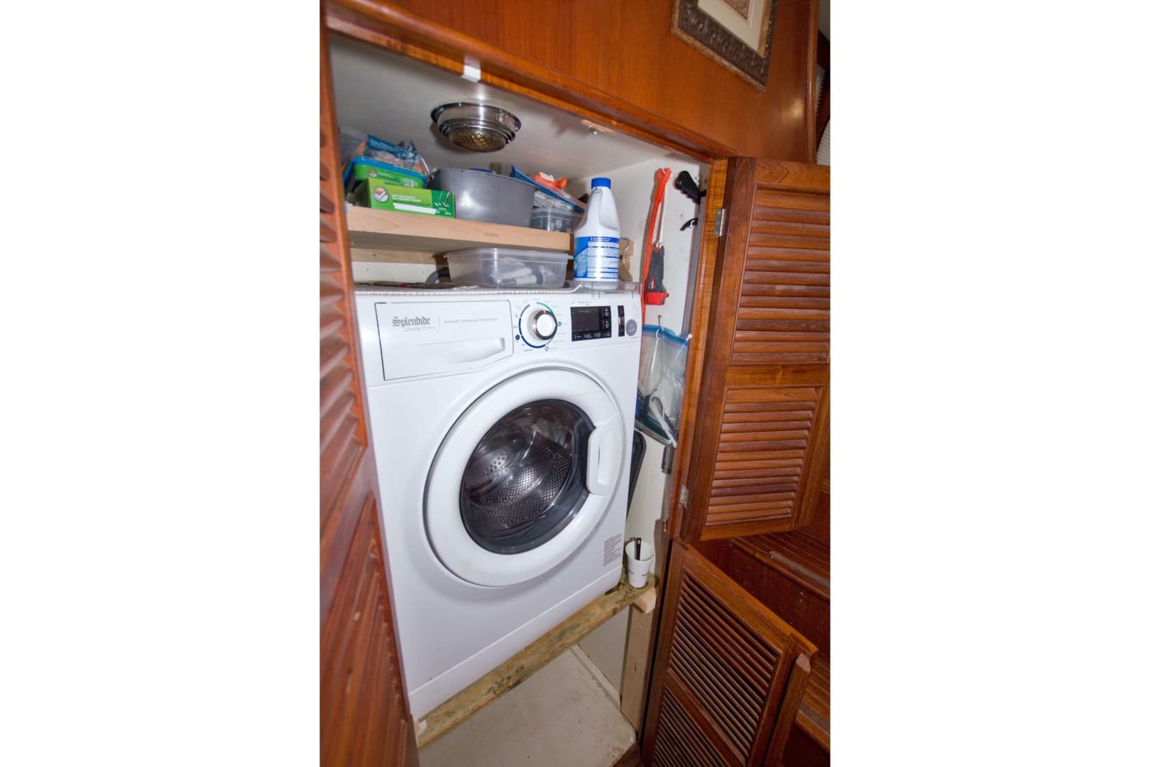 1984 Present Yachts 42 Sundeck