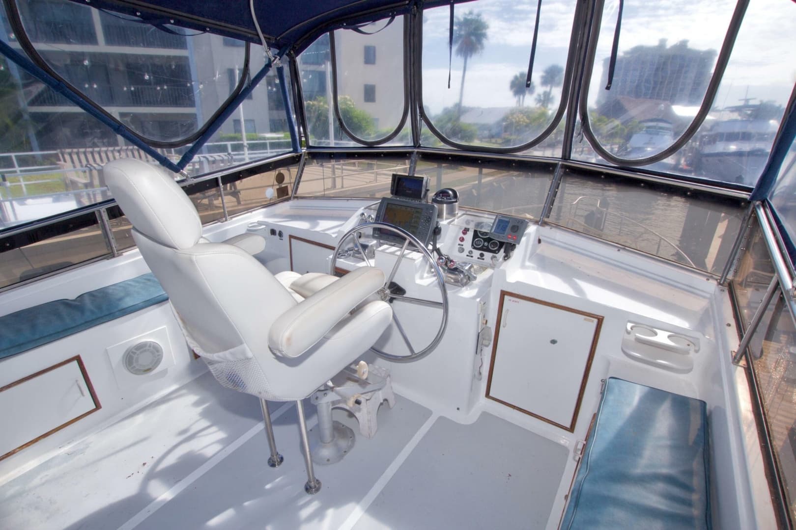 1984 Present Yachts 42 Sundeck