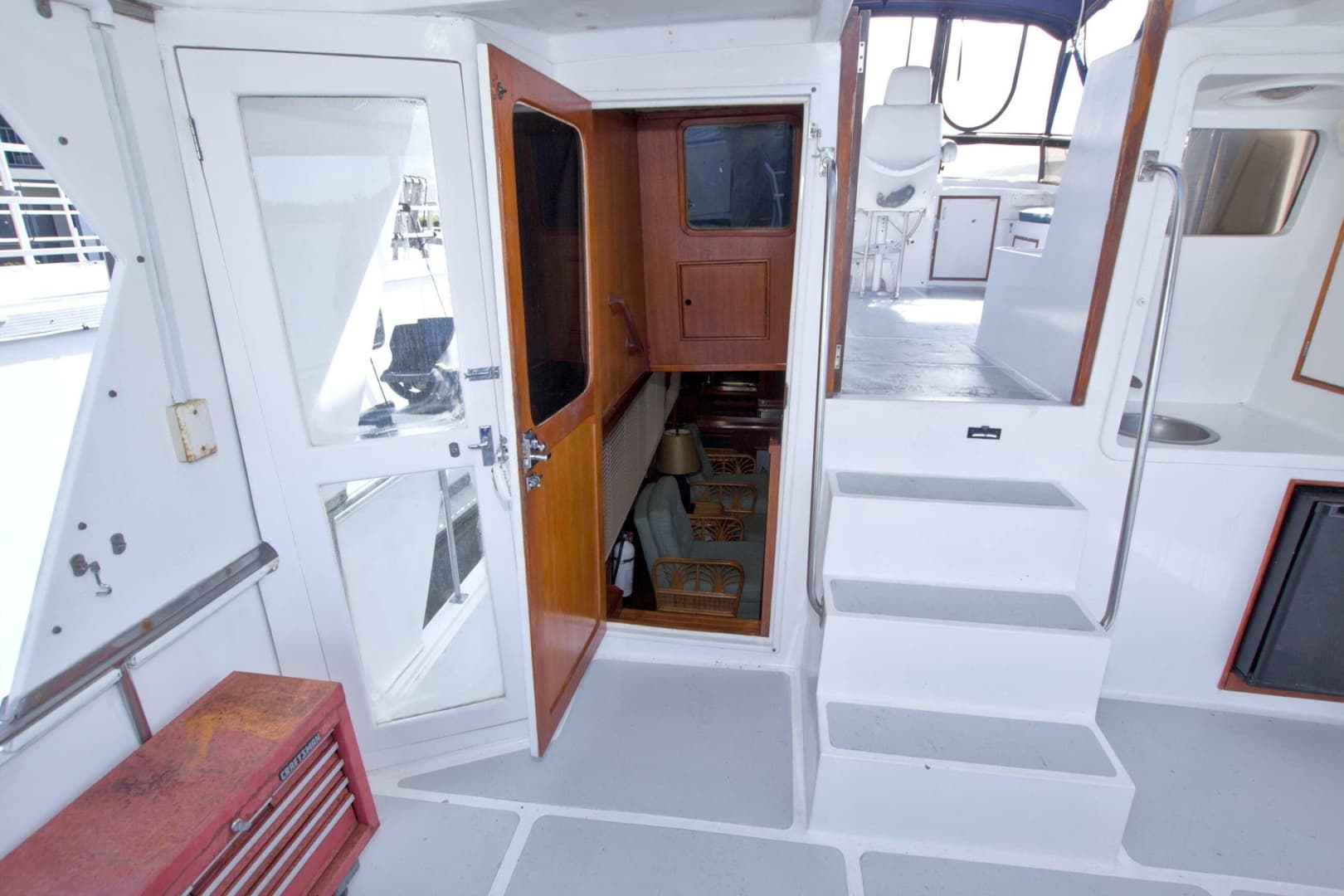 1984 Present Yachts 42 Sundeck