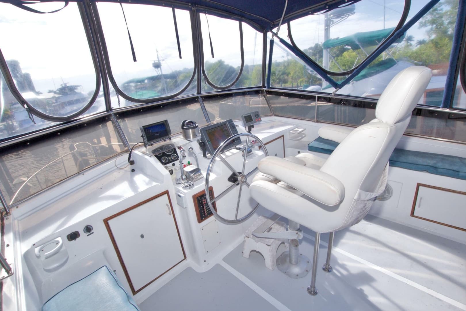 1984 Present Yachts 42 Sundeck