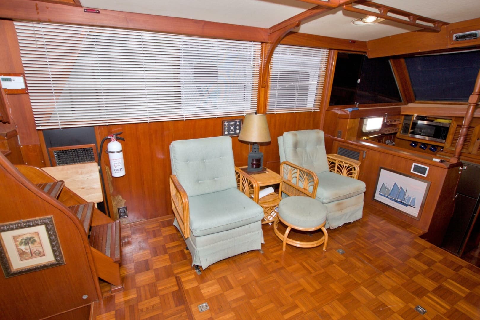 1984 Present Yachts 42 Sundeck