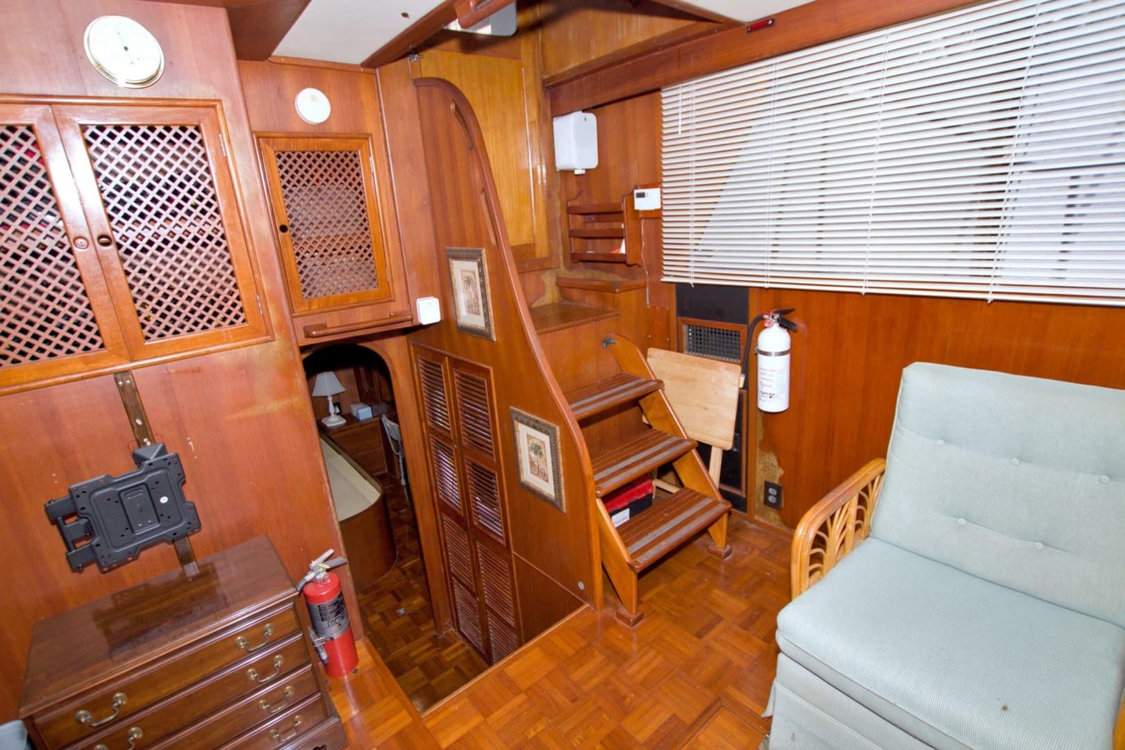 1984 Present Yachts 42 Sundeck
