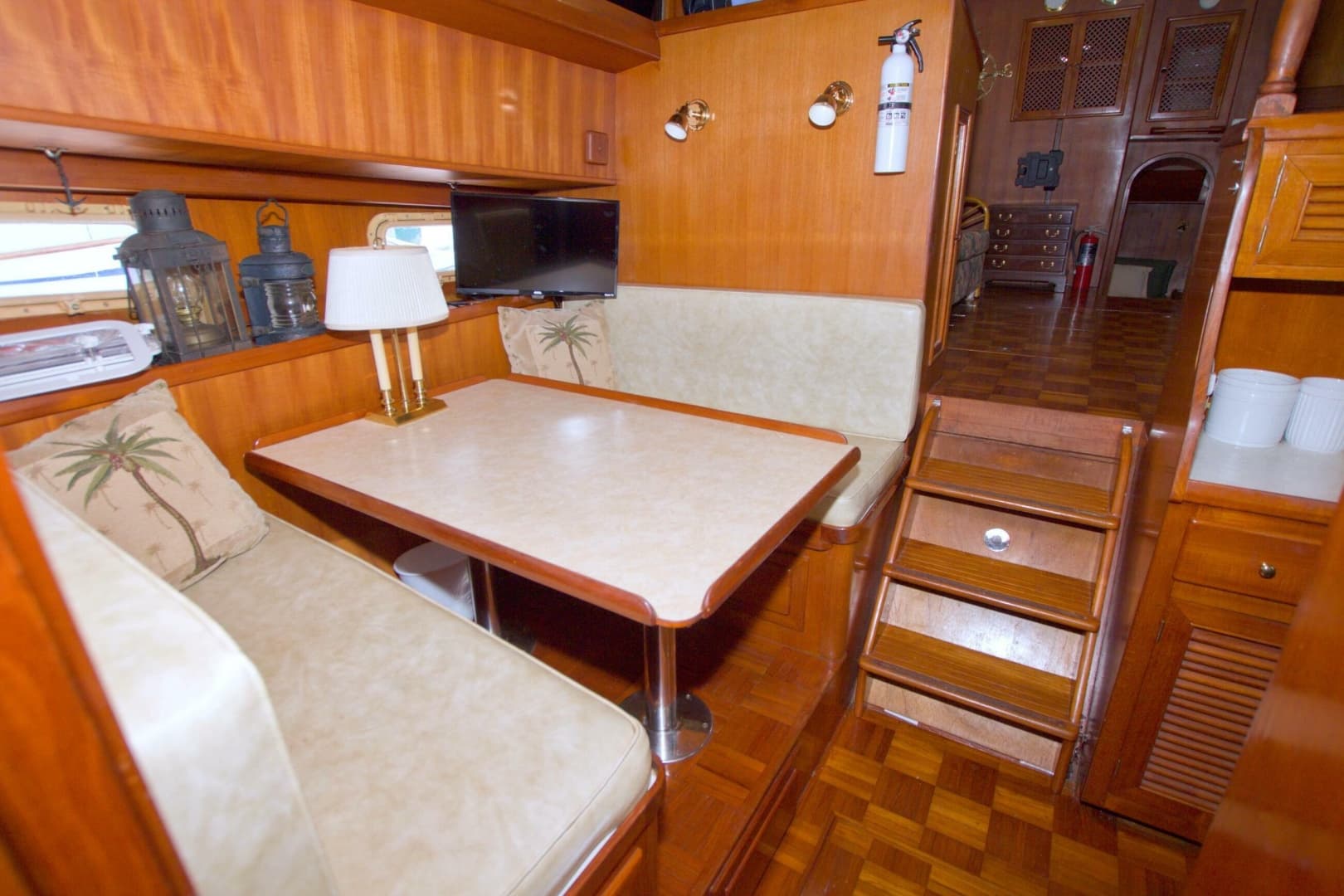 1984 Present Yachts 42 Sundeck