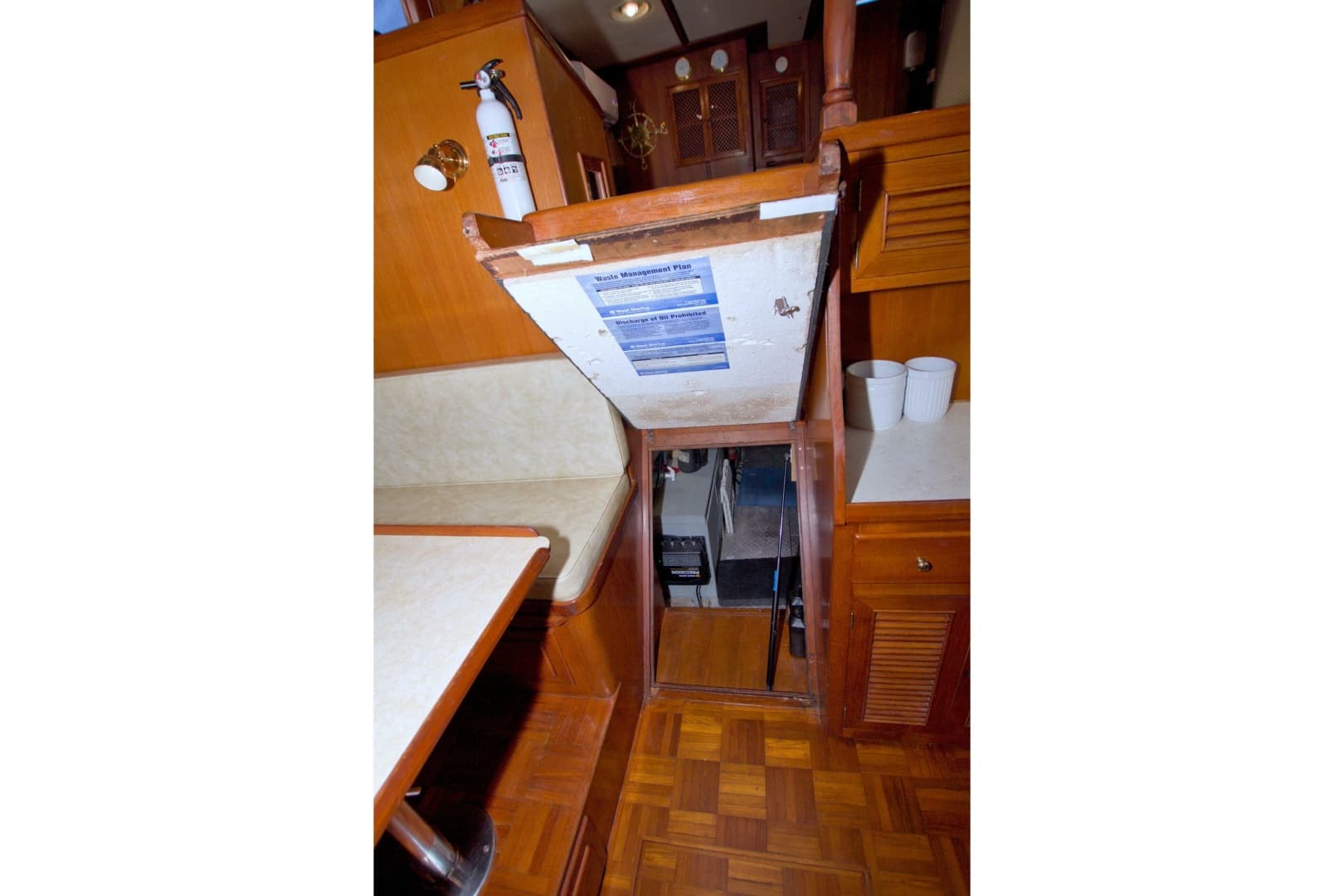 1984 Present Yachts 42 Sundeck