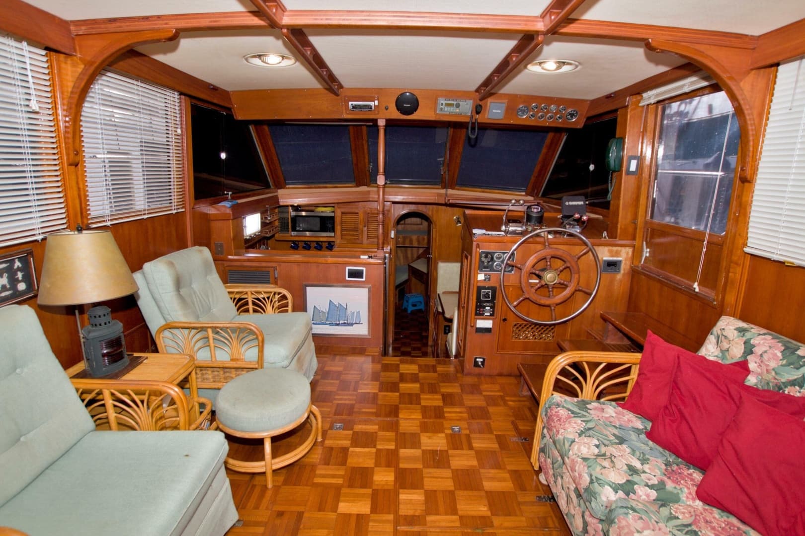 1984 Present Yachts 42 Sundeck
