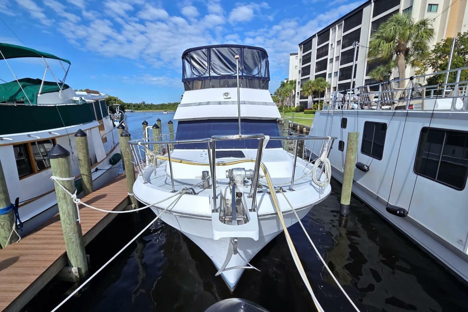 1984 Present Yachts 42 Sundeck