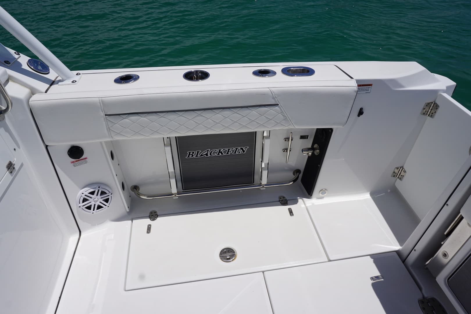 2023 27 Blackfin 272 DC Cockpit (4)