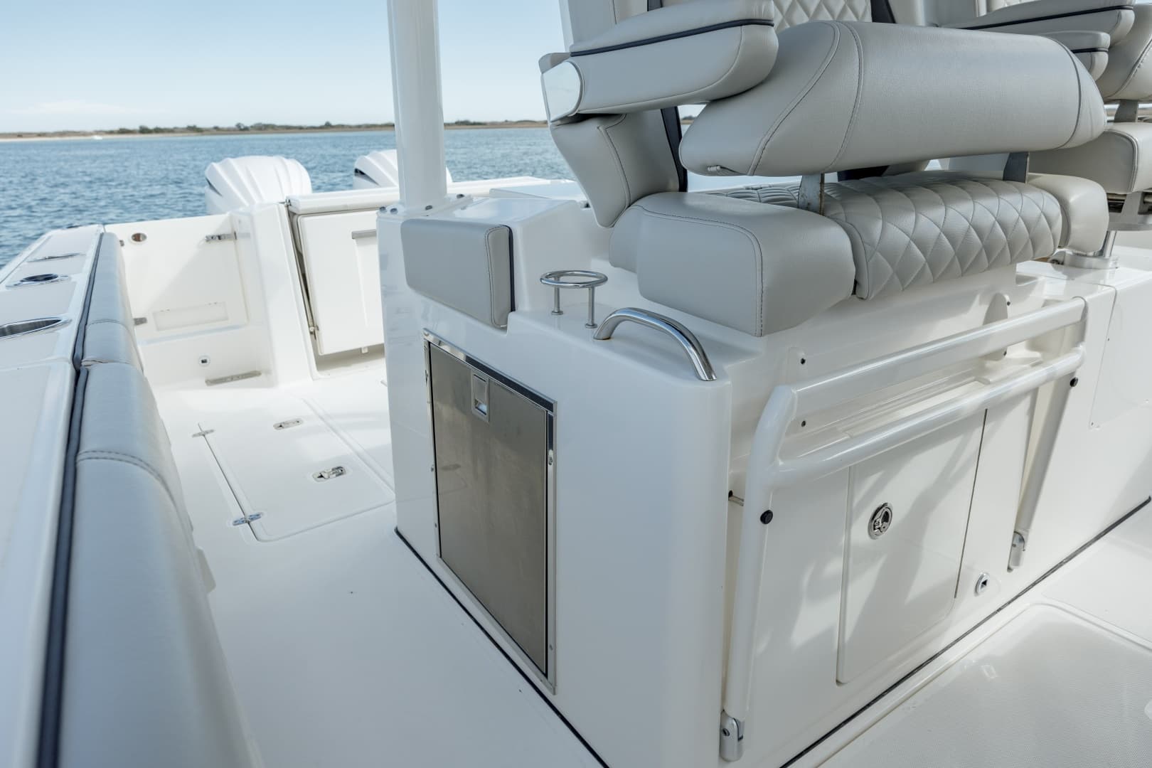 2022 Pursuit 328S Sport