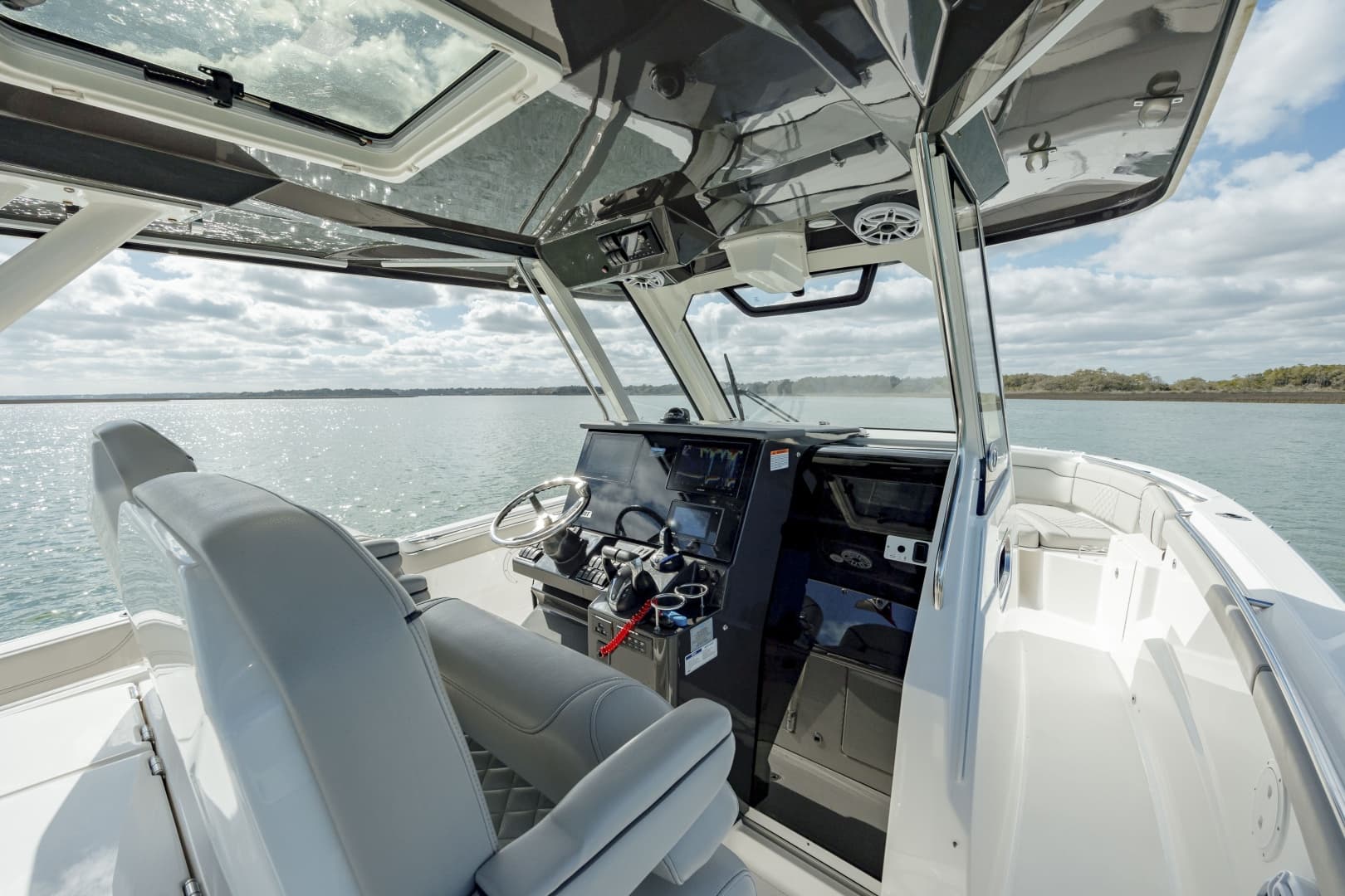 2022 Pursuit 328S Sport