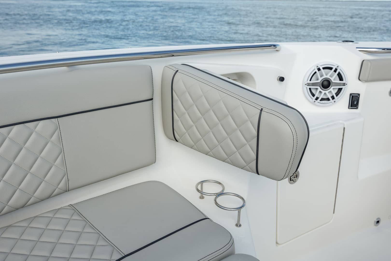 2022 Pursuit 328S Sport