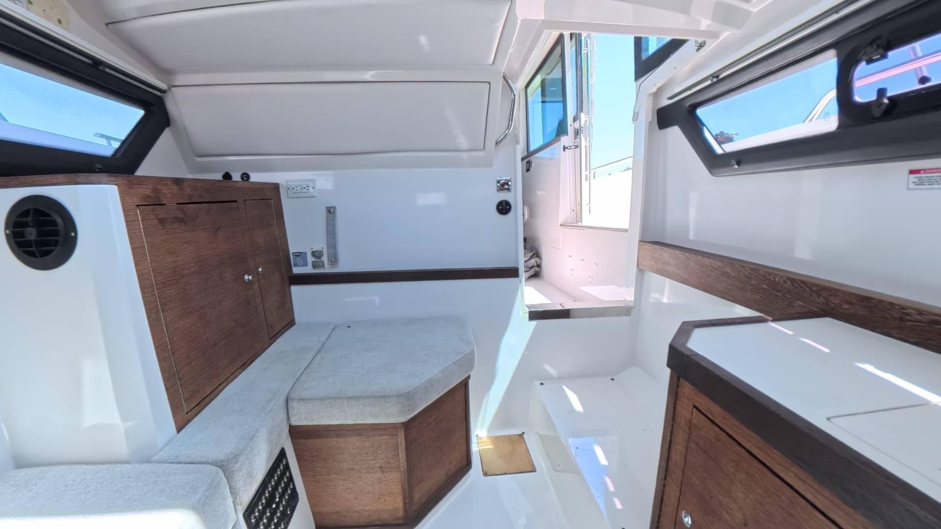 2019 Axopar 37 XC Cross Cabin
