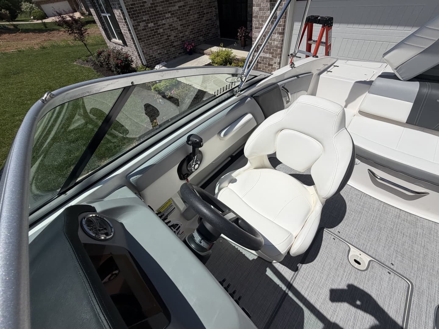 2022 Chaparral 21 SSi