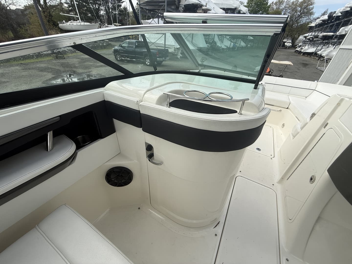 2015 Sea Ray 240 Sundeck