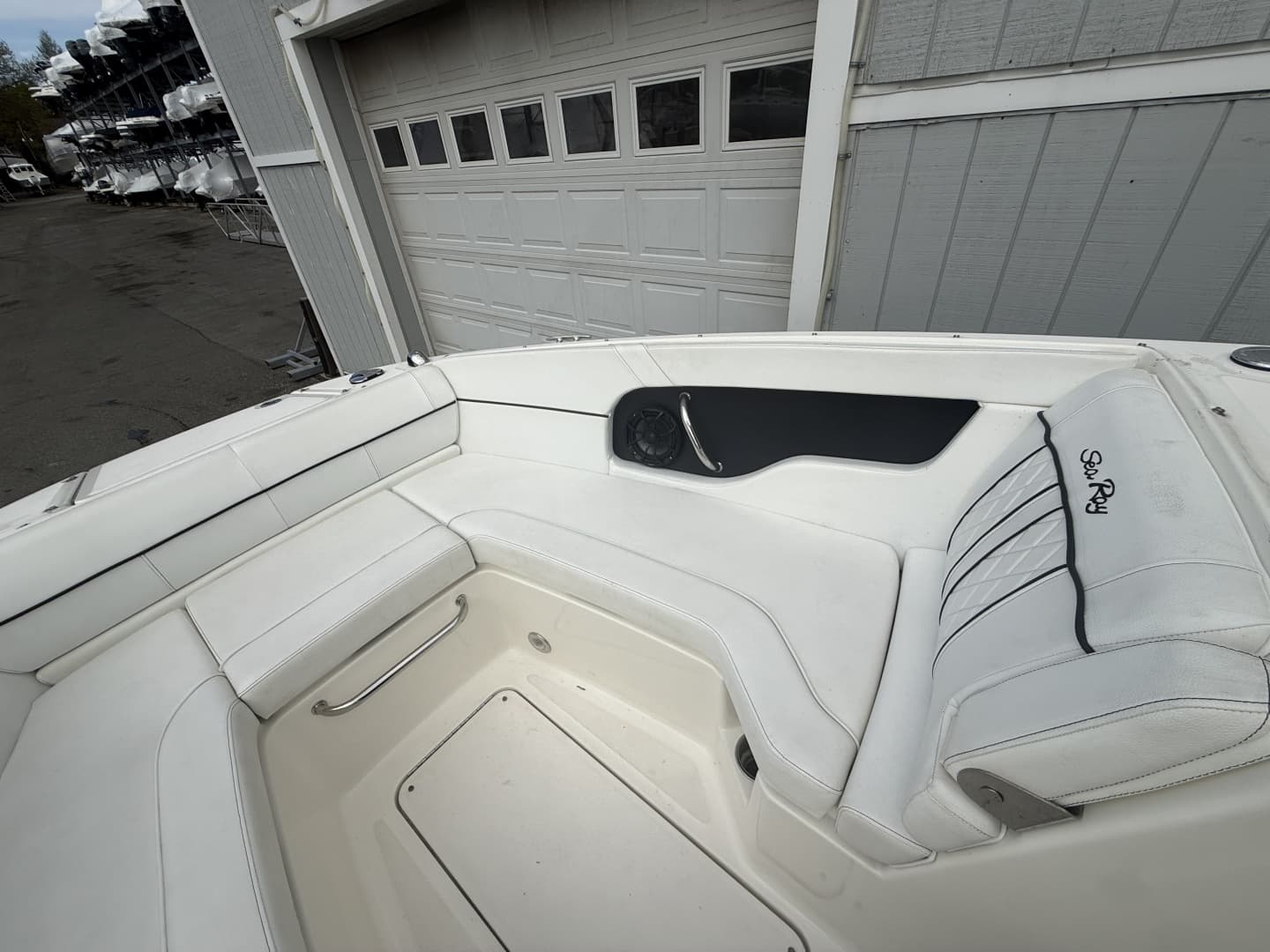 2015 Sea Ray 240 Sundeck