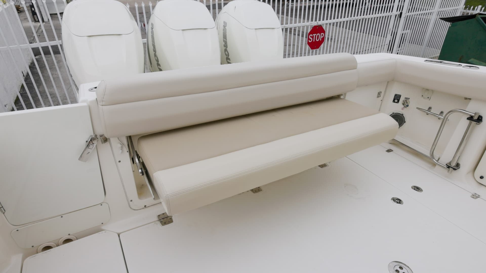 2018 Boston Whaler 380 Outrage
