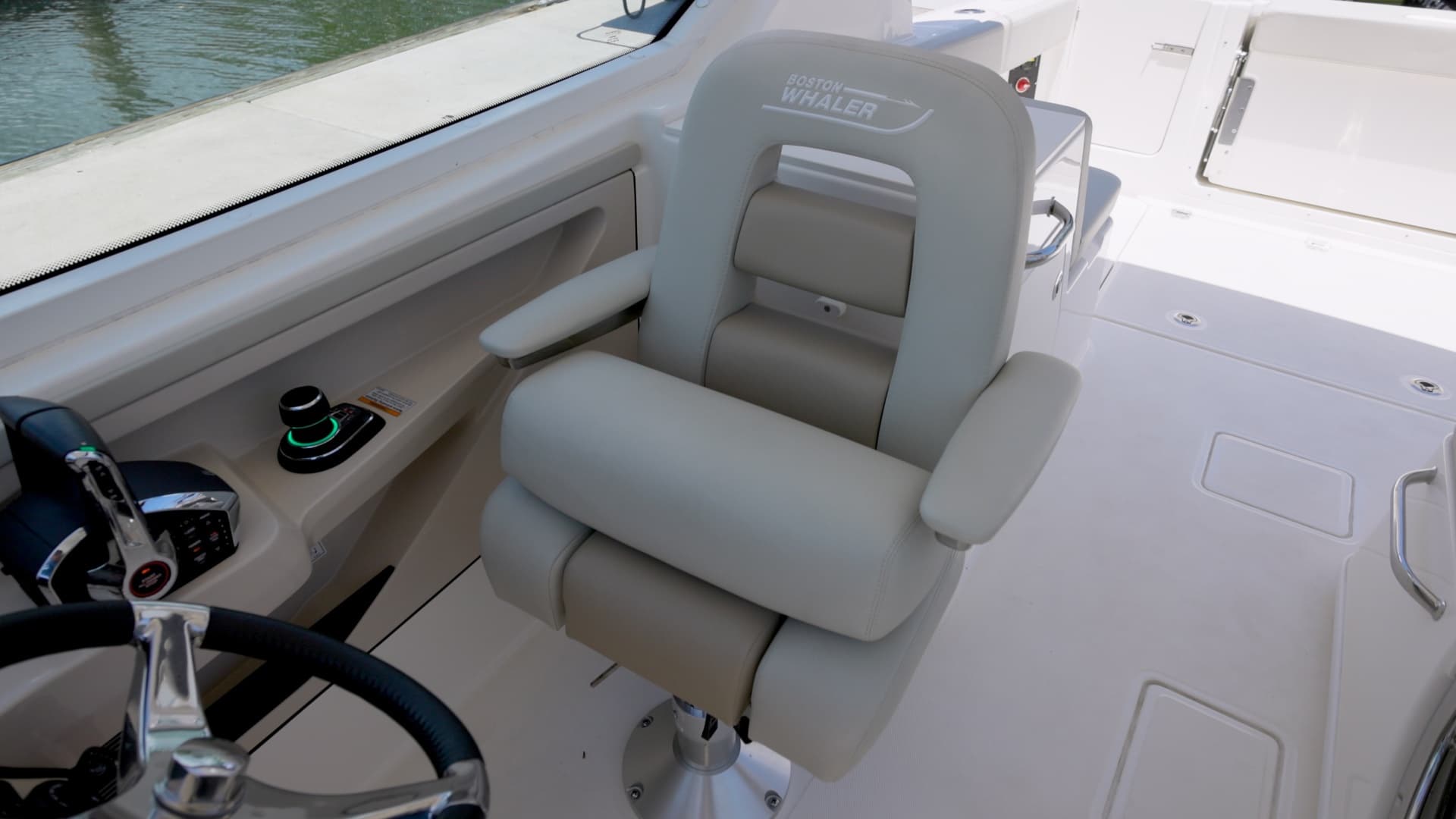 2024 Boston Whaler 280 Vantage