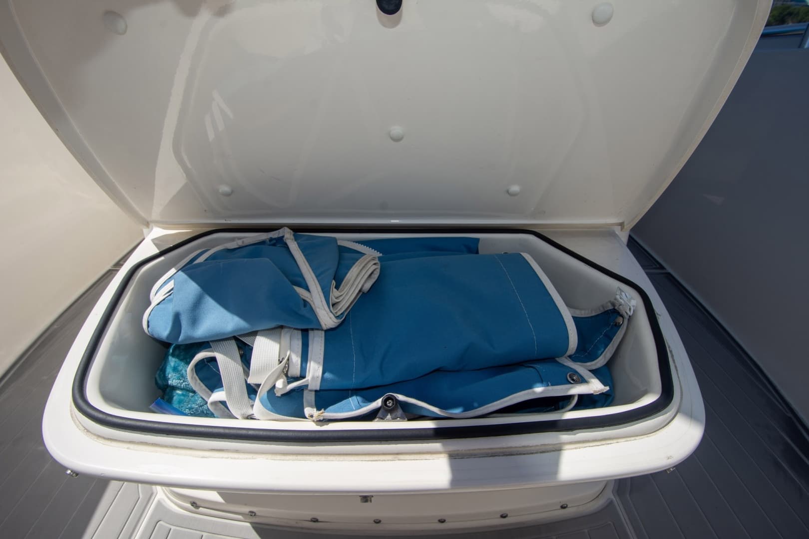 2023 Cobia 280 Center Console