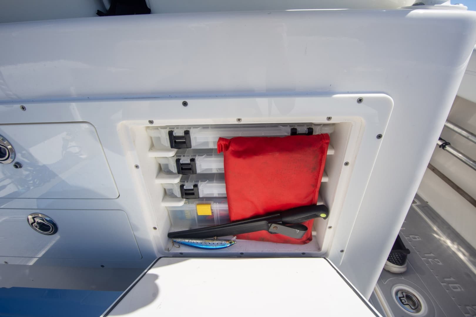 2023 Cobia 280 Center Console