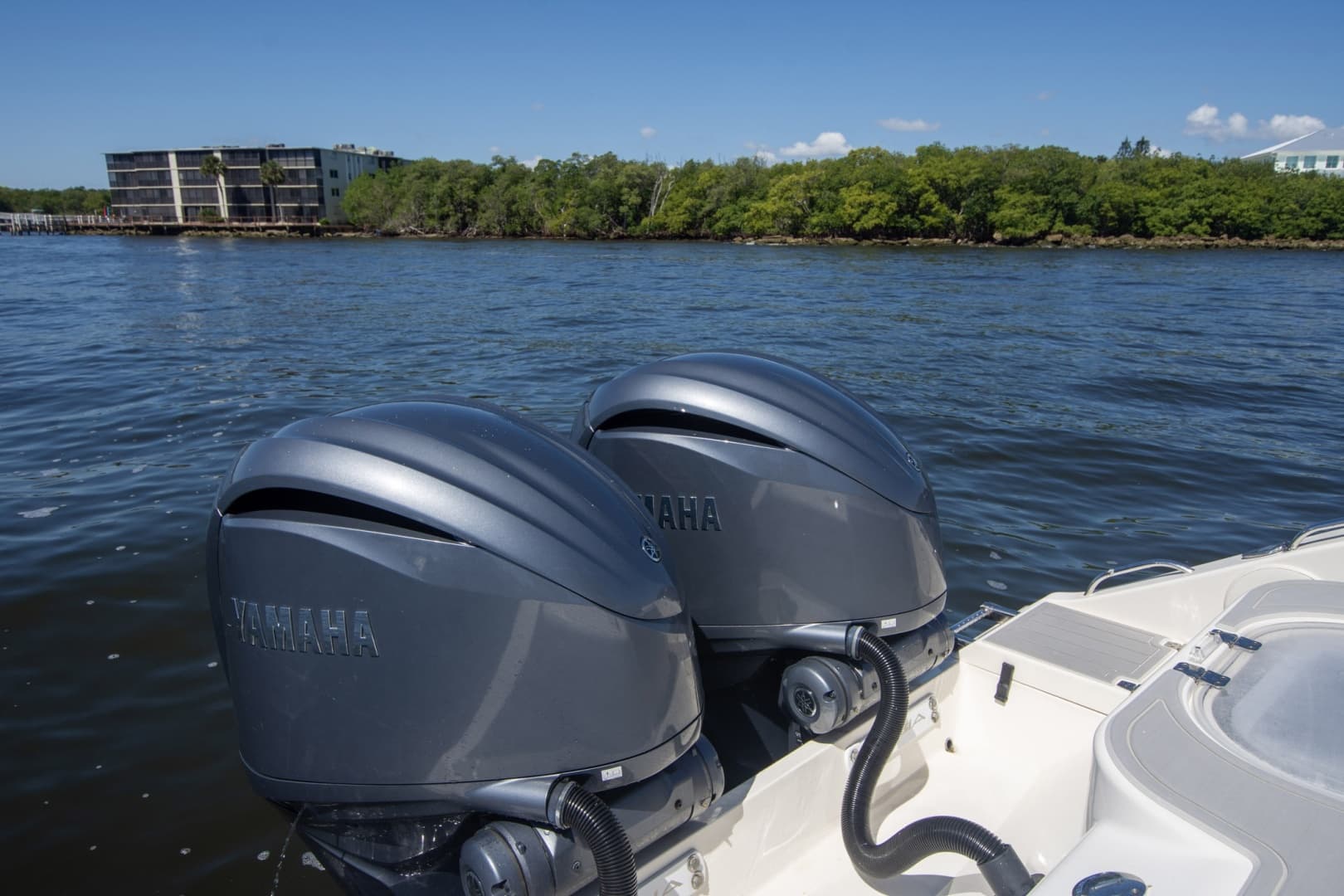2023 Cobia 280 Center Console