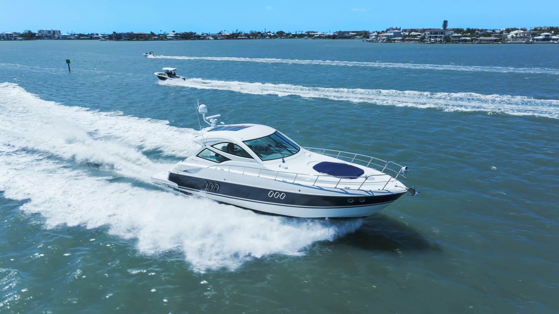 2012 Cruisers Yachts 540 Coupe