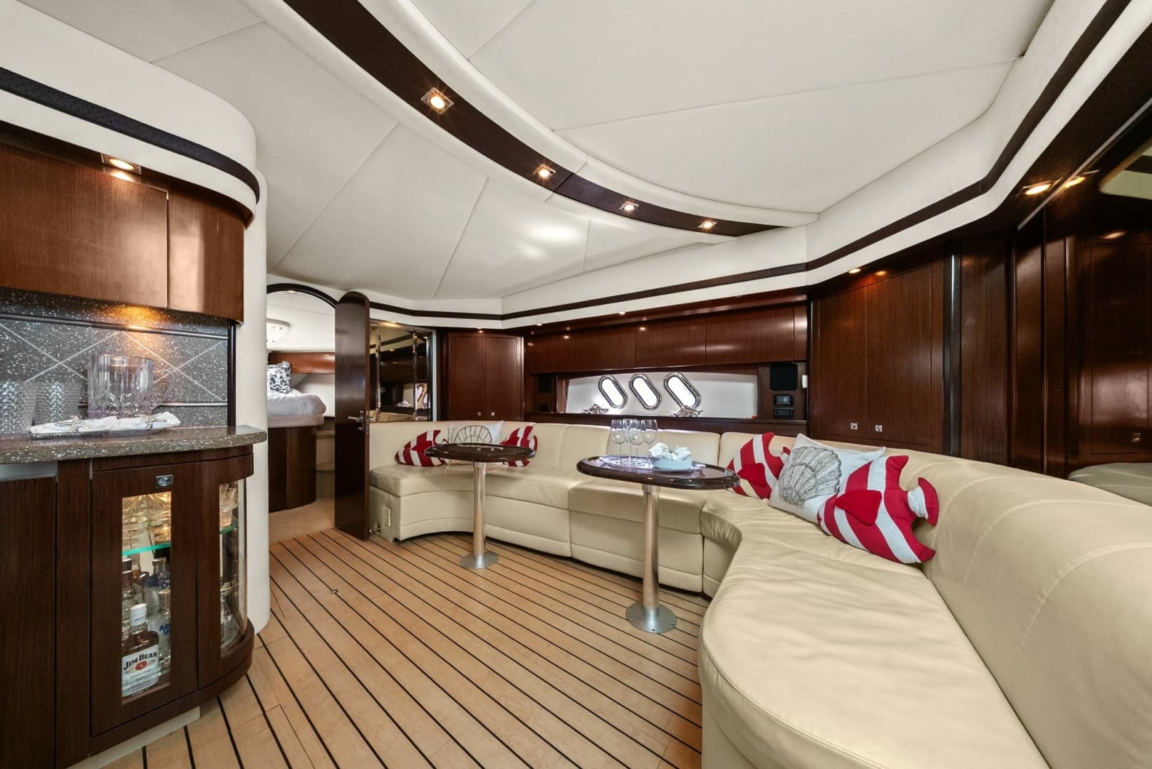 2012 Cruisers Yachts 540 Coupe