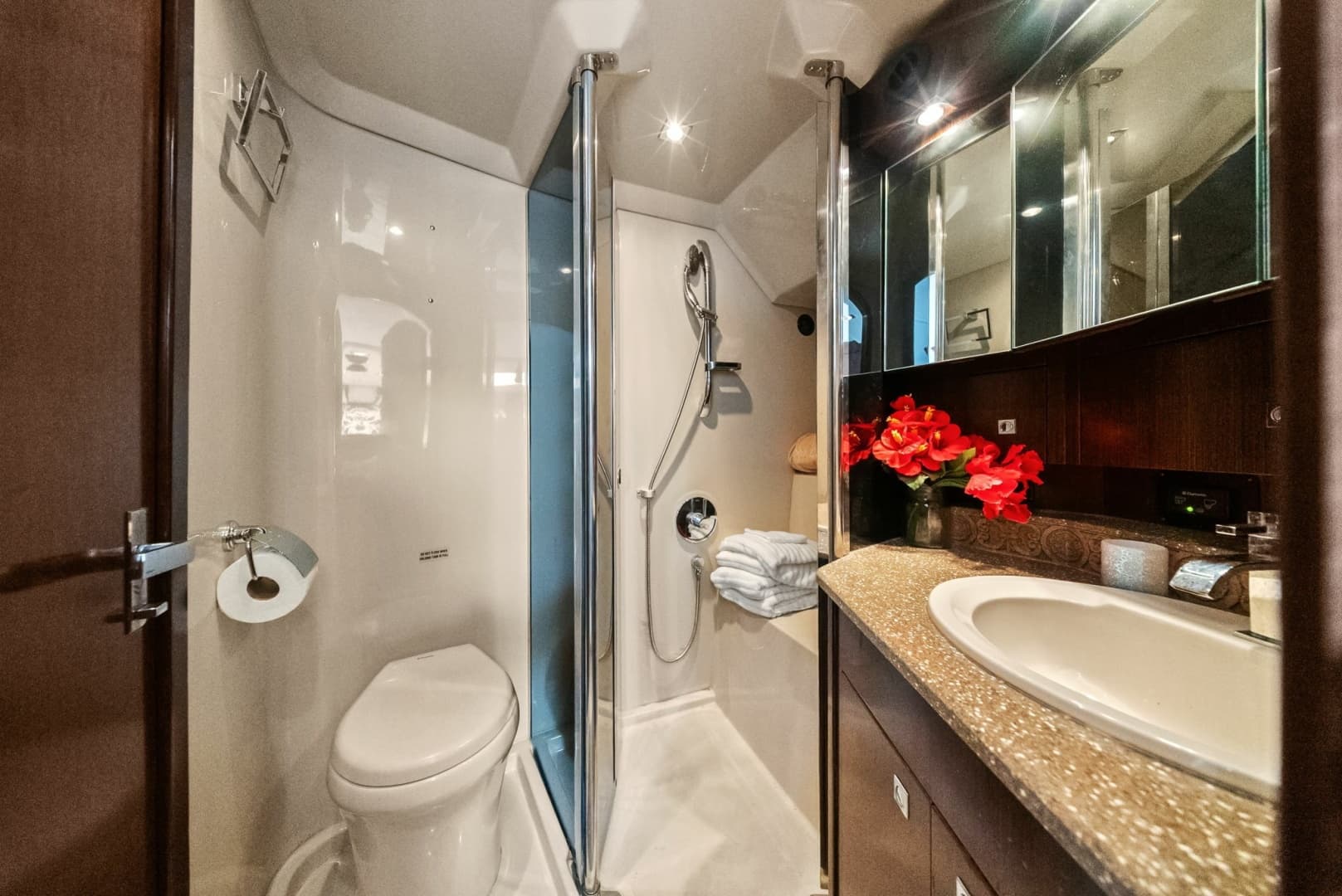 2012 Cruisers Yachts 540 Coupe