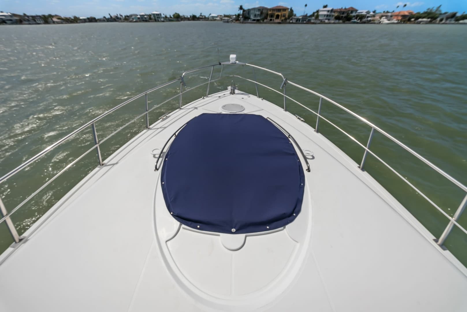 2012 Cruisers Yachts 540 Coupe