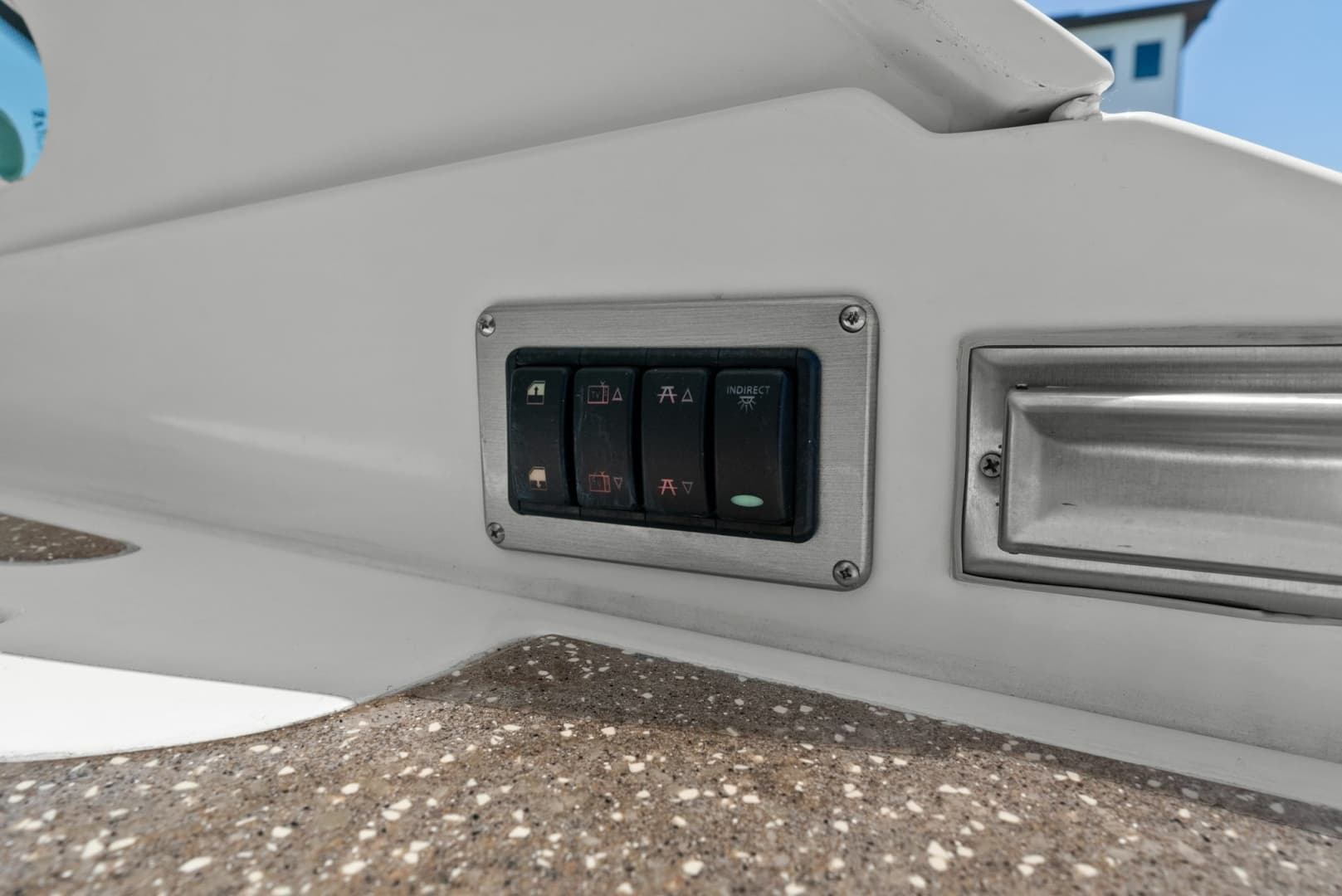 2012 Cruisers Yachts 540 Coupe