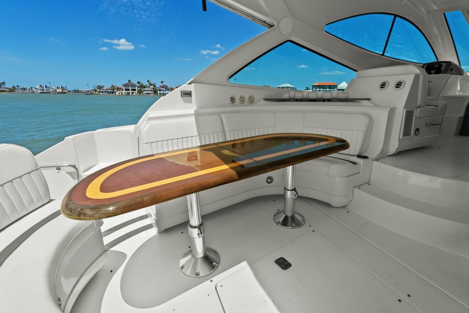 2012 Cruisers Yachts 540 Coupe