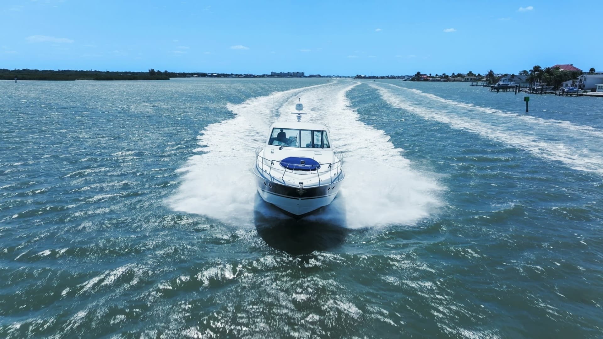 2012 Cruisers Yachts 540 Coupe