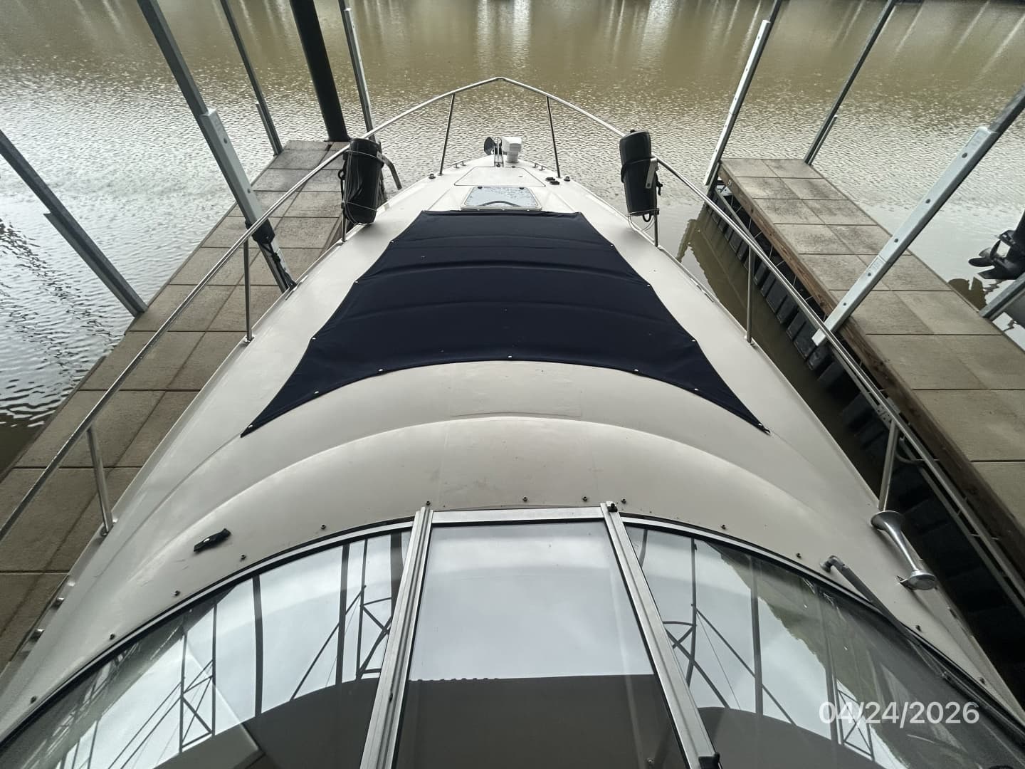 32' Regal foredeck1