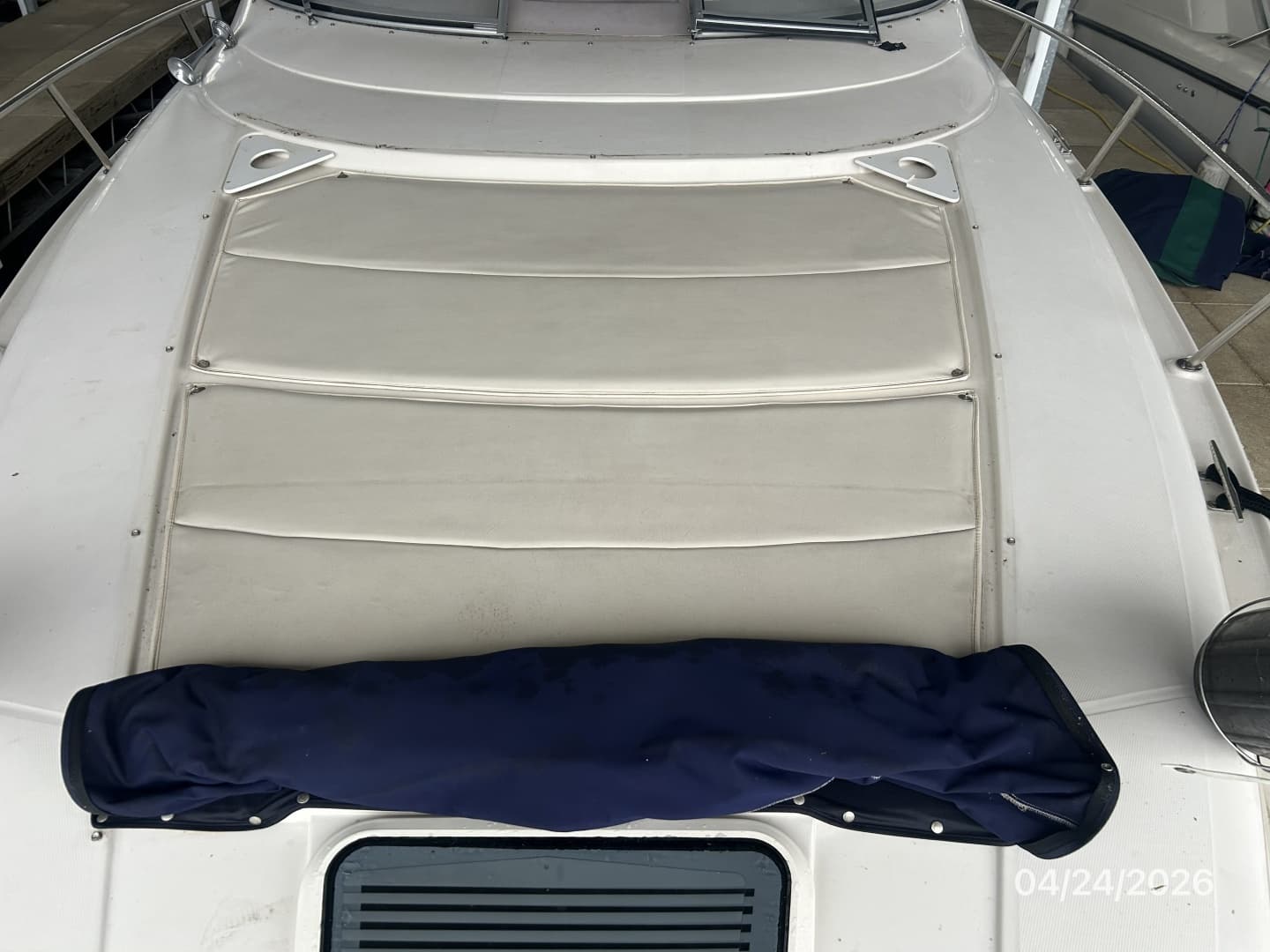 32' Regal foredeck sunpad