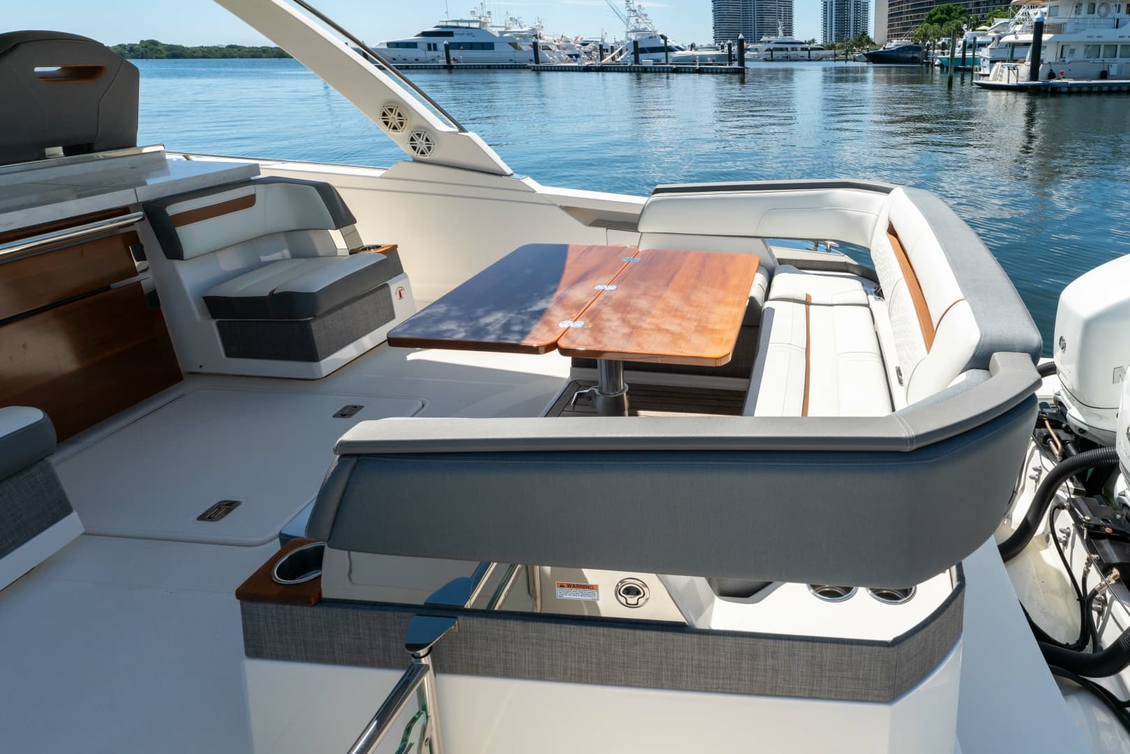 2020 Tiara Yachts 38 LS