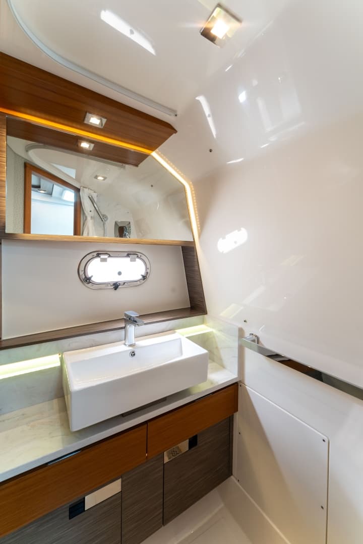 2020 Tiara Yachts 38 LS
