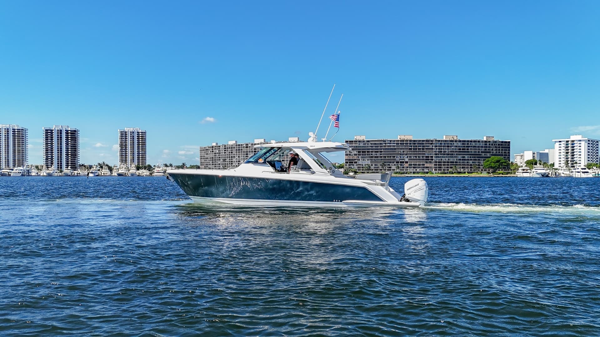 2020 Tiara Yachts 38 LS