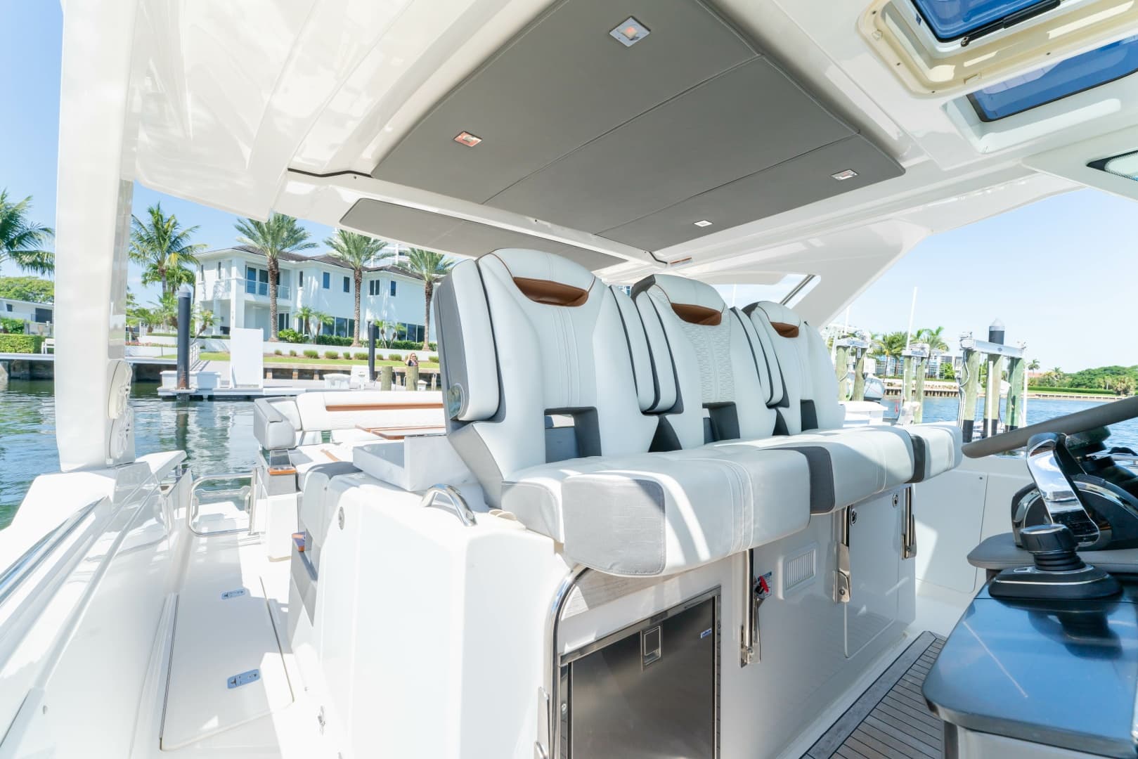 2020 Tiara Yachts 38 LS