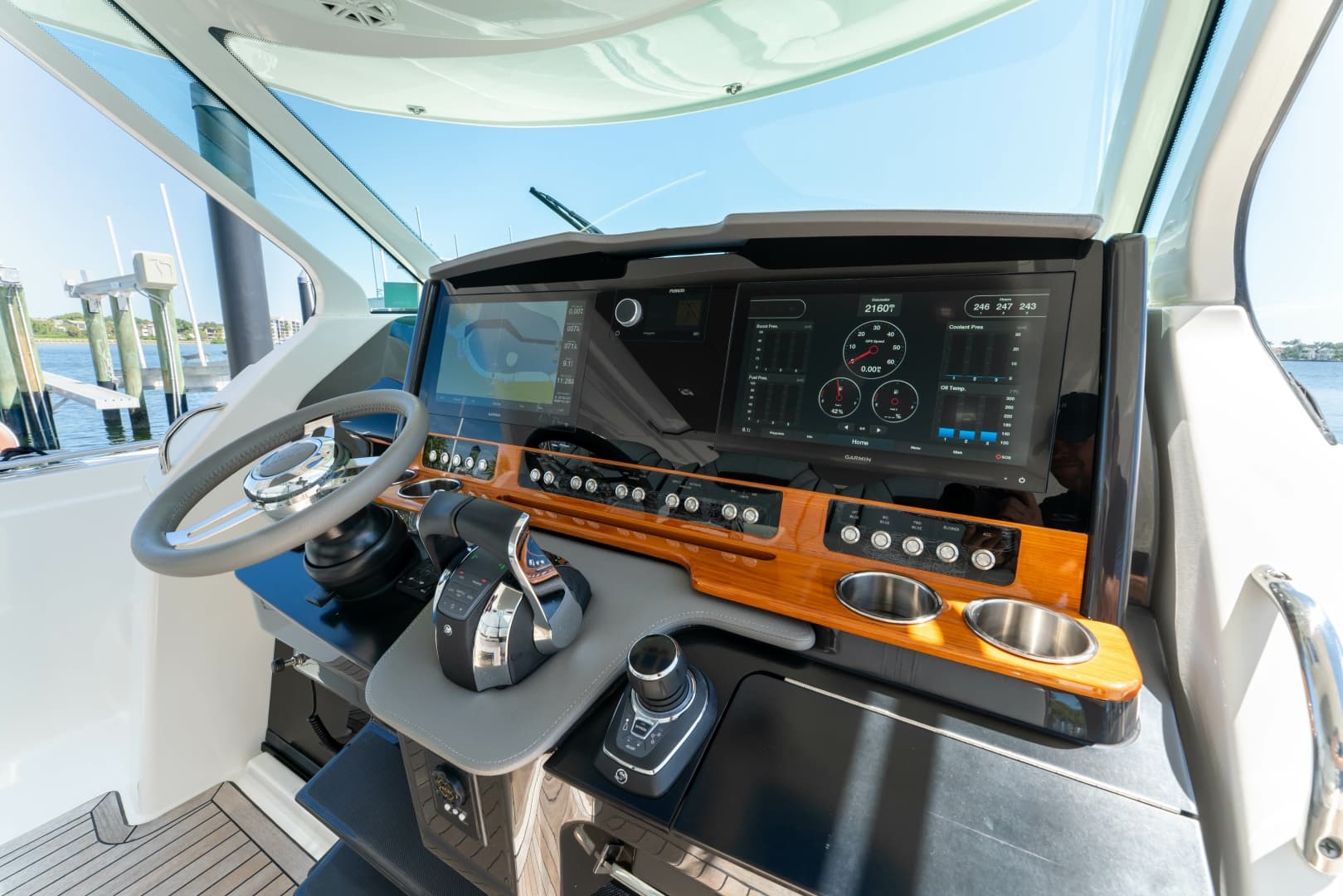 2020 Tiara Yachts 38 LS