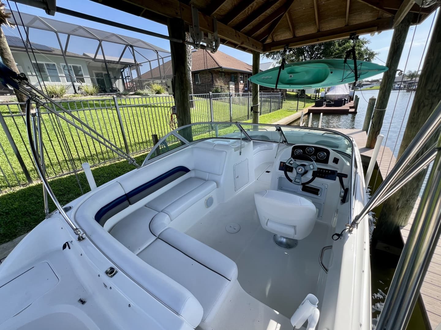 2013 Hurricane SunDeck 187 OB