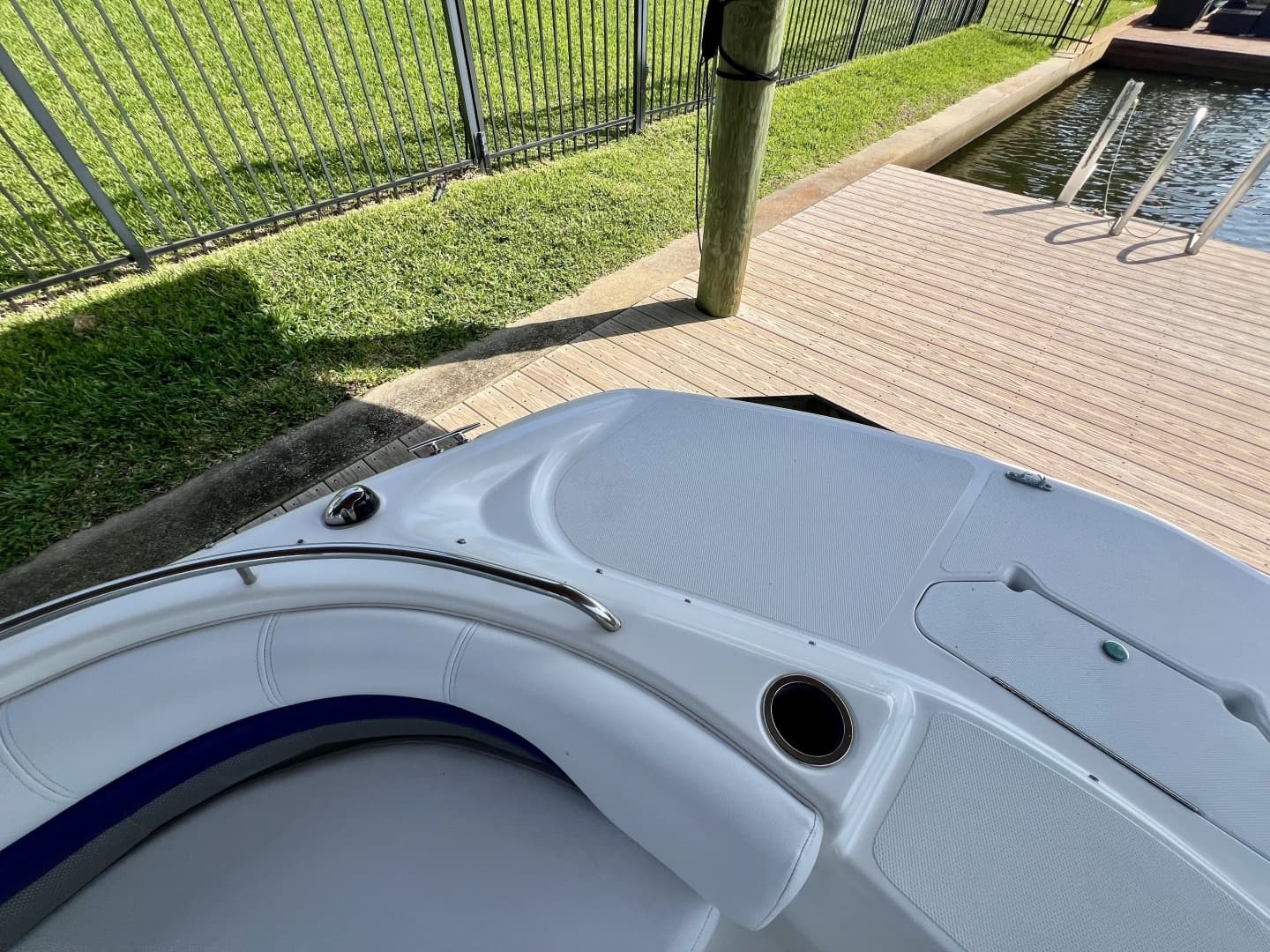 2013 Hurricane SunDeck 187 OB