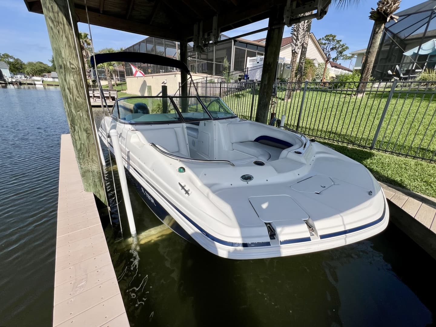 2013 Hurricane SunDeck 187 OB