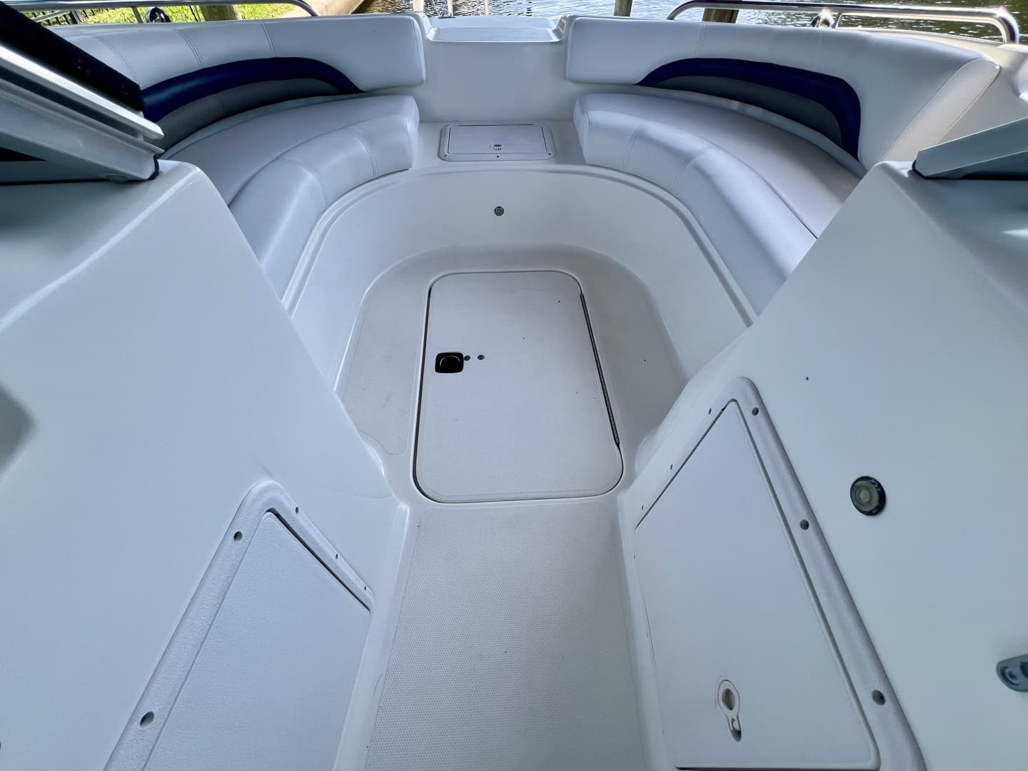 2013 Hurricane SunDeck 187 OB