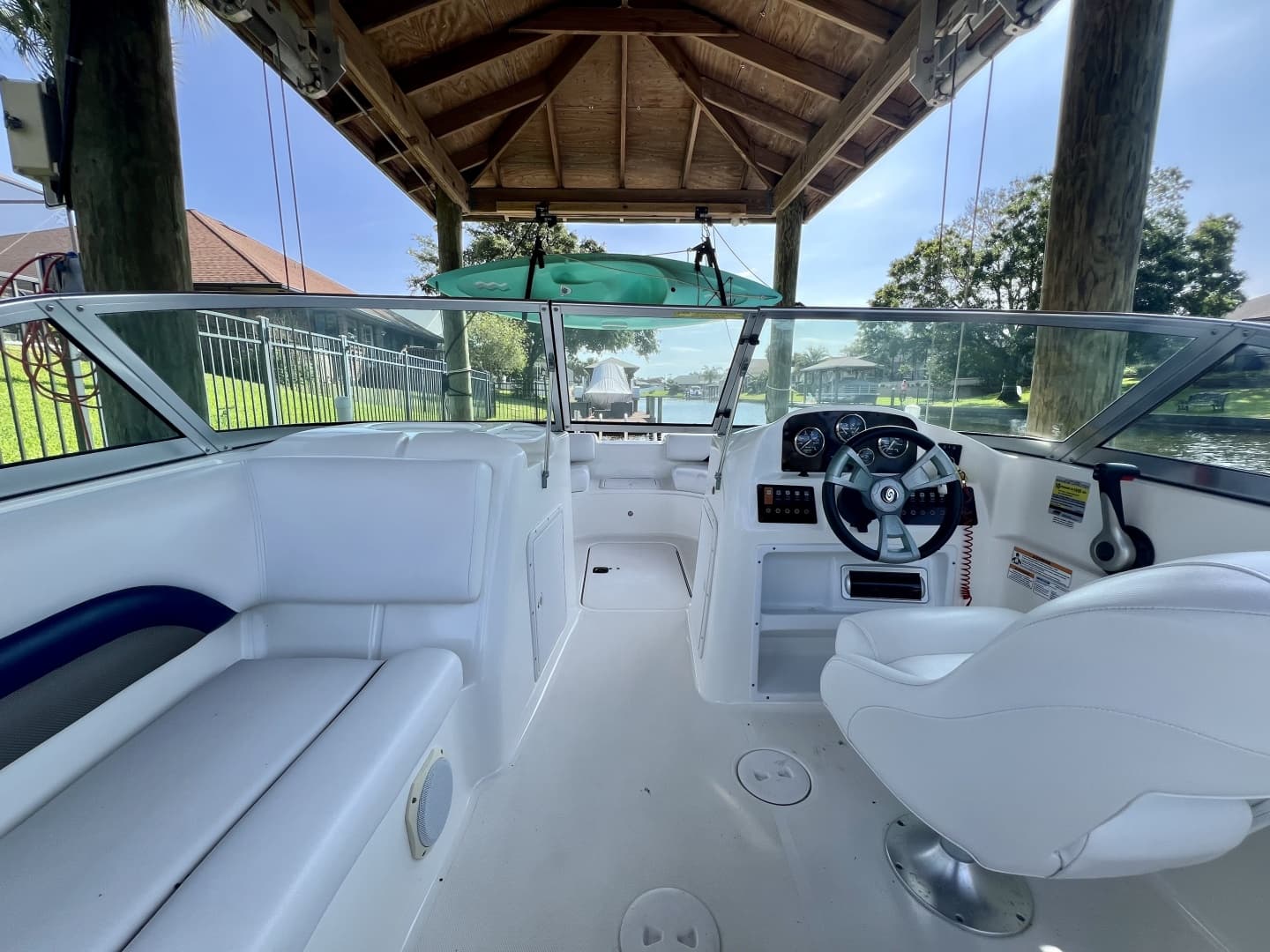 2013 Hurricane SunDeck 187 OB