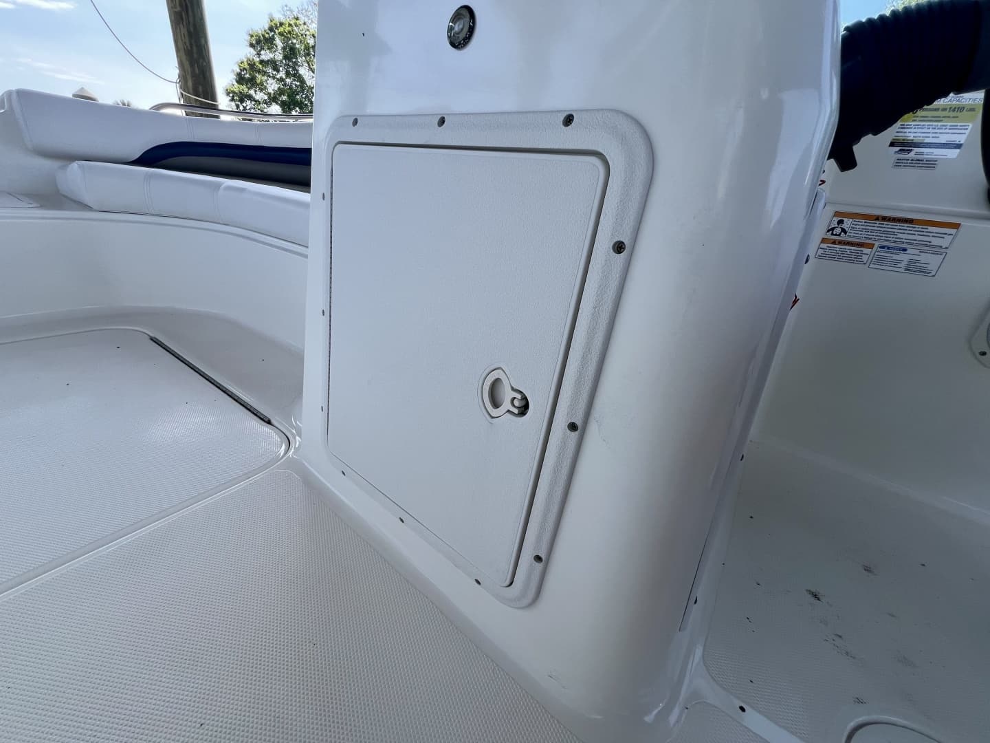 2013 Hurricane SunDeck 187 OB